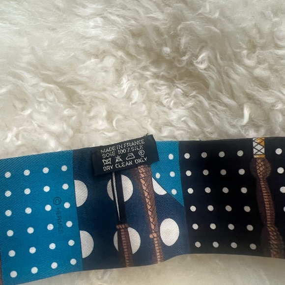 Hermes scarves - Picture 3 of 5